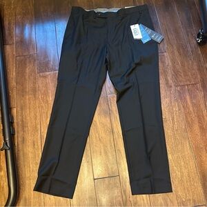 Van Heusen Men’s Black Flat Front Pants 38x32 - NWT